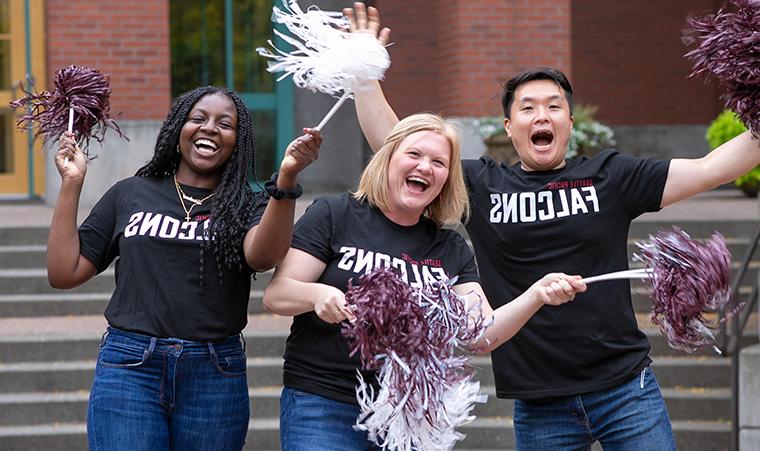 西雅图州立大学的学生用绒球庆祝